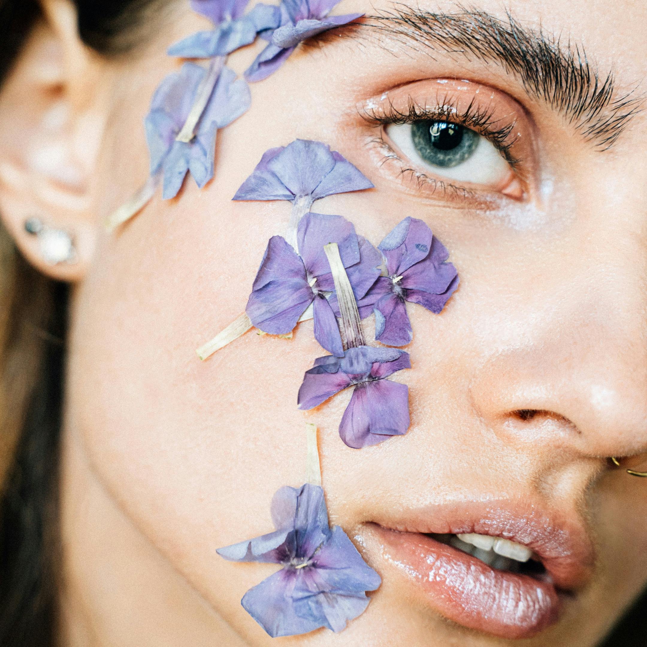 Top Anti-Aging Face Serums and Their Benefits - RF