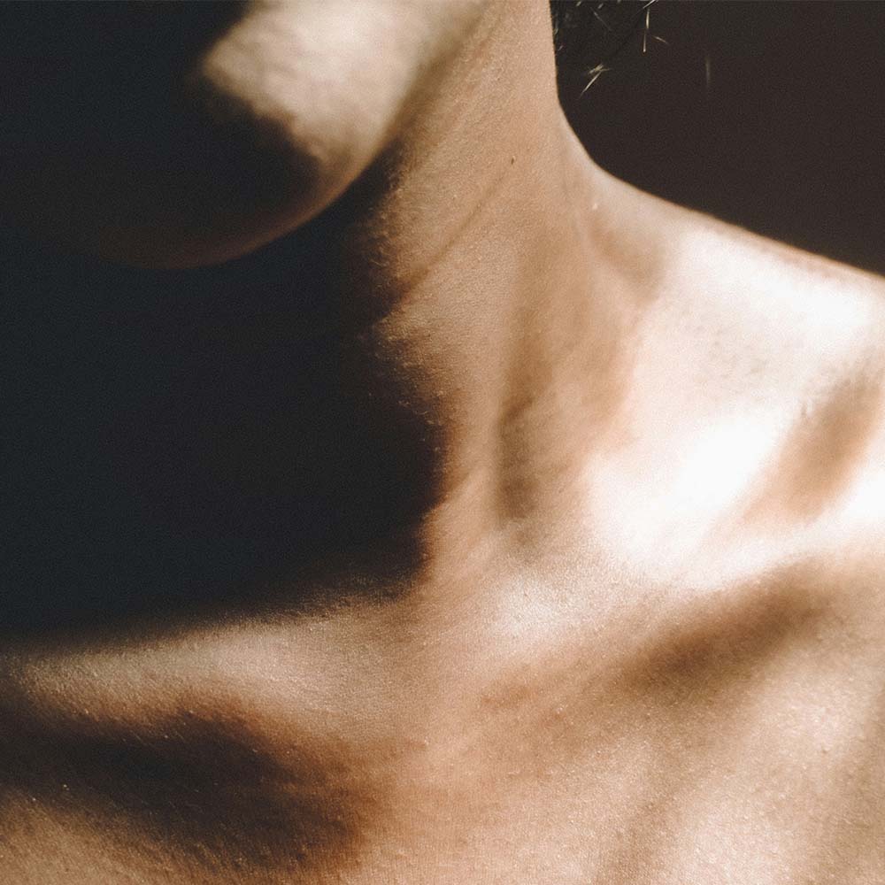Closeup of neck and décolletage area. Photo by Photoloord Anu