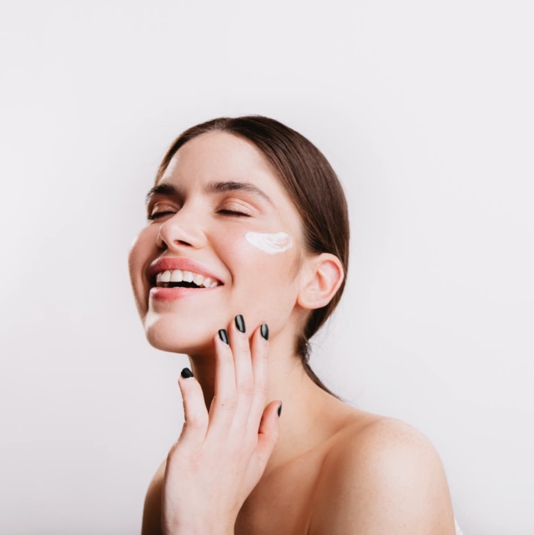 Mineral Sunscreen vs Regular Sunscreen - R&F