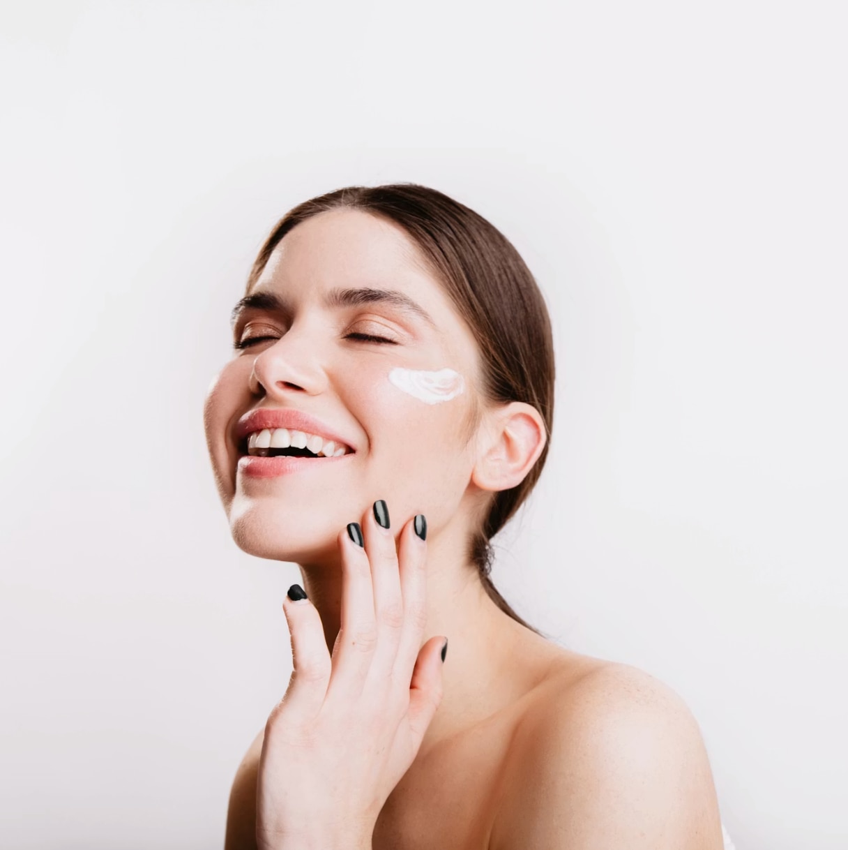 Mineral Sunscreen vs Regular Sunscreen - R&F