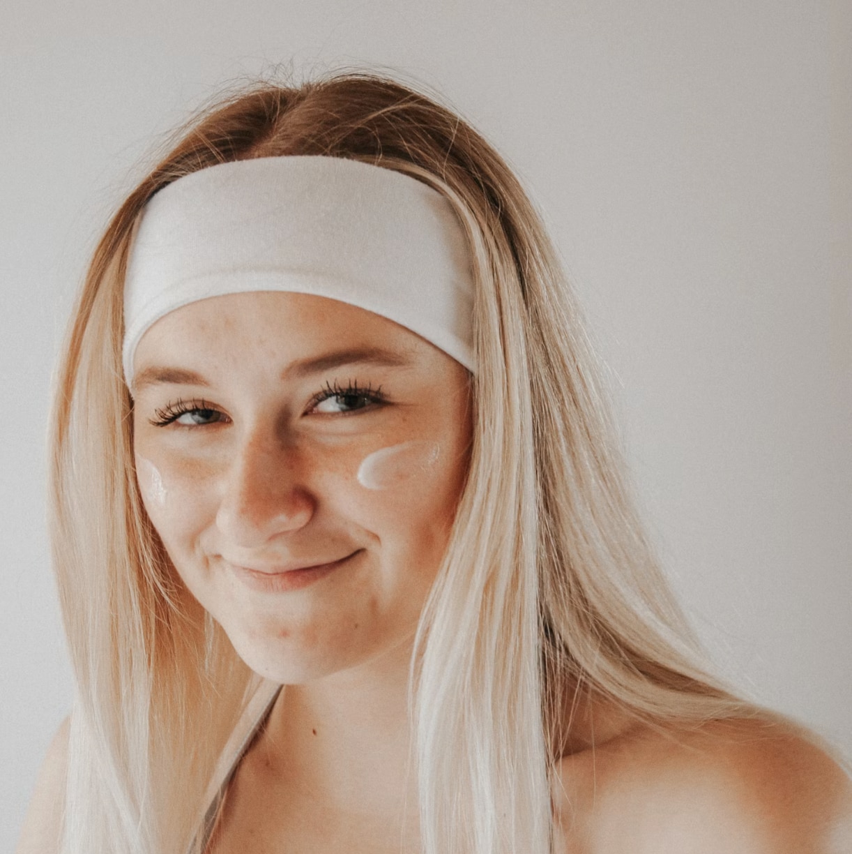Best Mineral Sunscreen for Rosacea - R+F