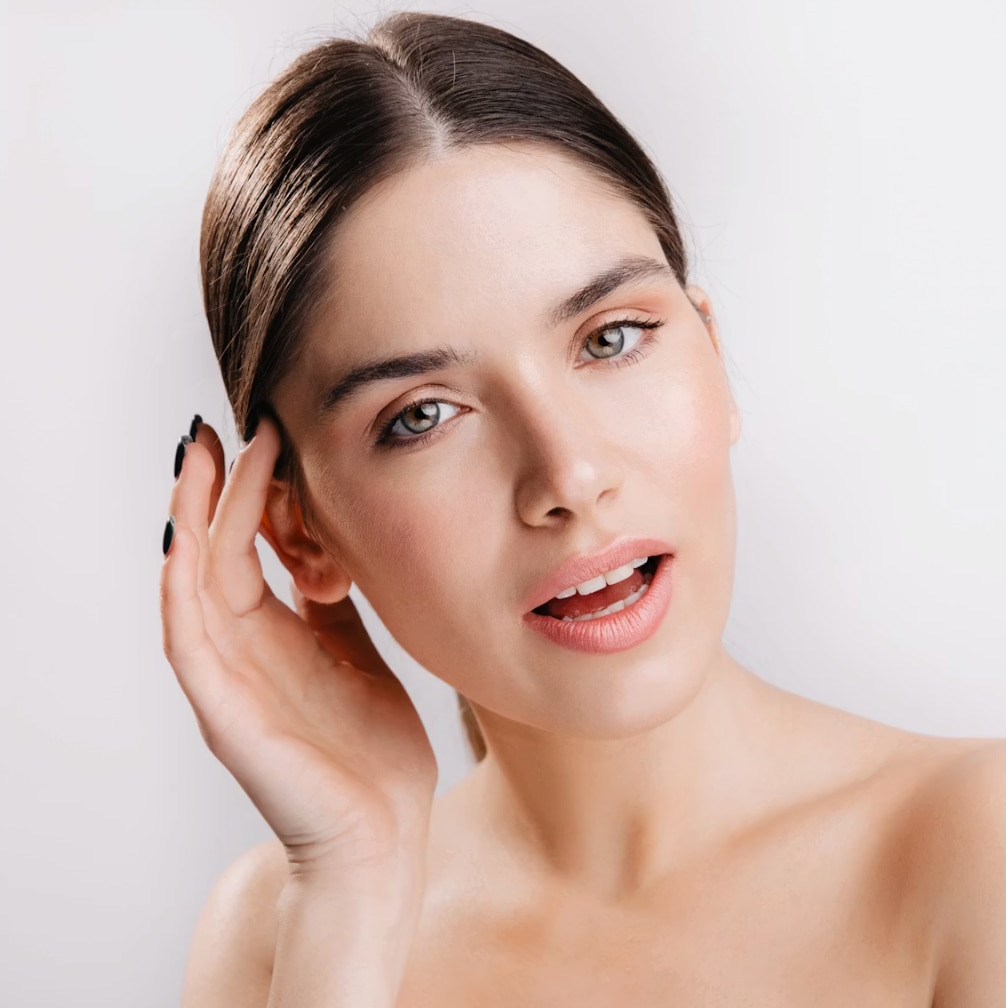 Complete Aftercare Guide After Derma Rolling Skin and Neck (What to Do & Avoid) - R+F