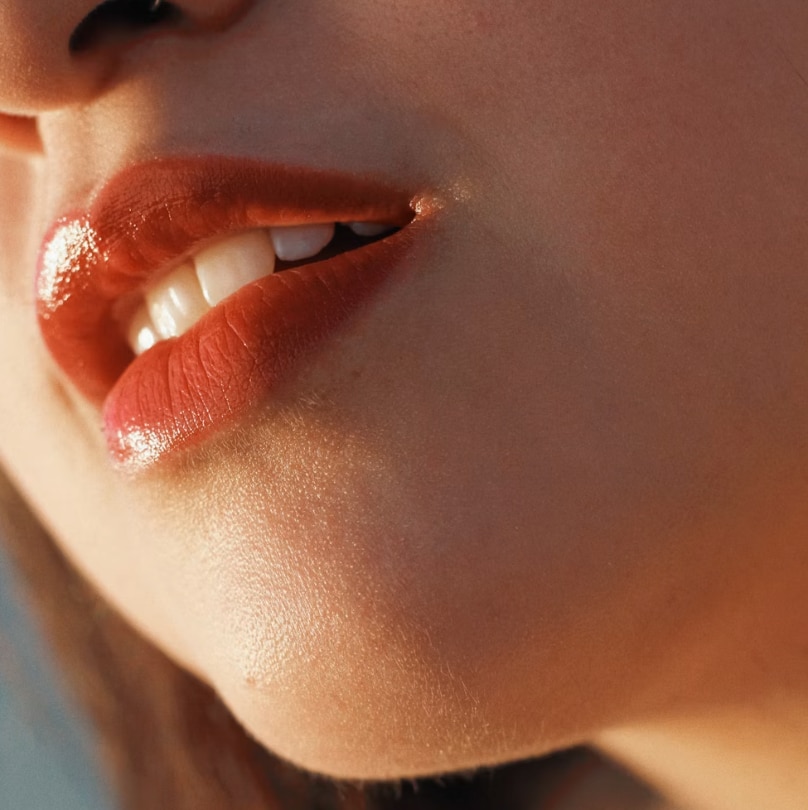 Best Natural Lip Plumper - R+F