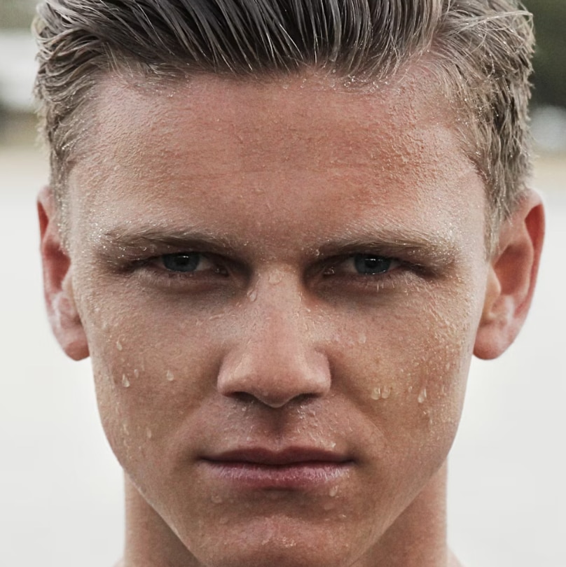 Best Exfoliating Face Scrub for Men - R+F