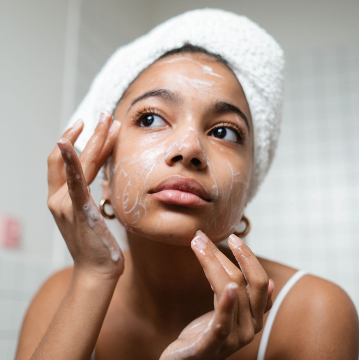 Moisturizers for Sensitive Skincare: Barrier-Repairing Formulas That Actually Work - R+F