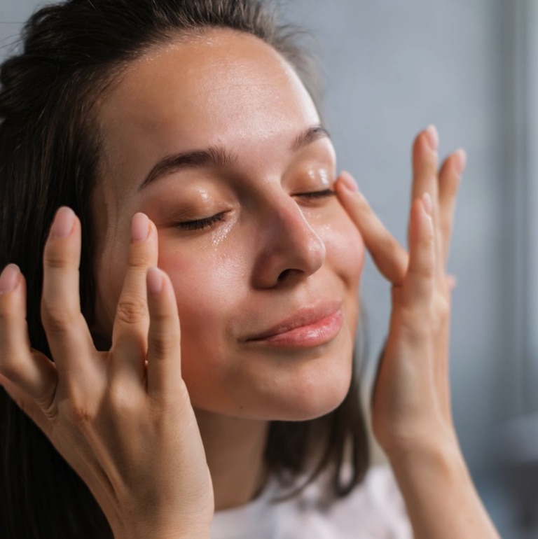 Sunscreen for Sensitive Skincare: Mineral vs. Chemical – Best Non-Irritating Options - R+F