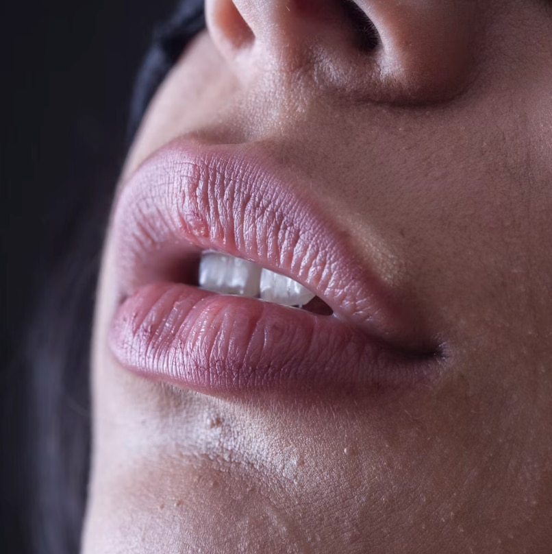 Lip Gloss vs Lip Oil - R+F