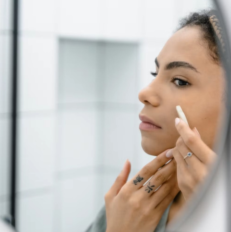 Sensitive Skincare for Combination Skin: Balancing Hydration & Oil Control - R+F