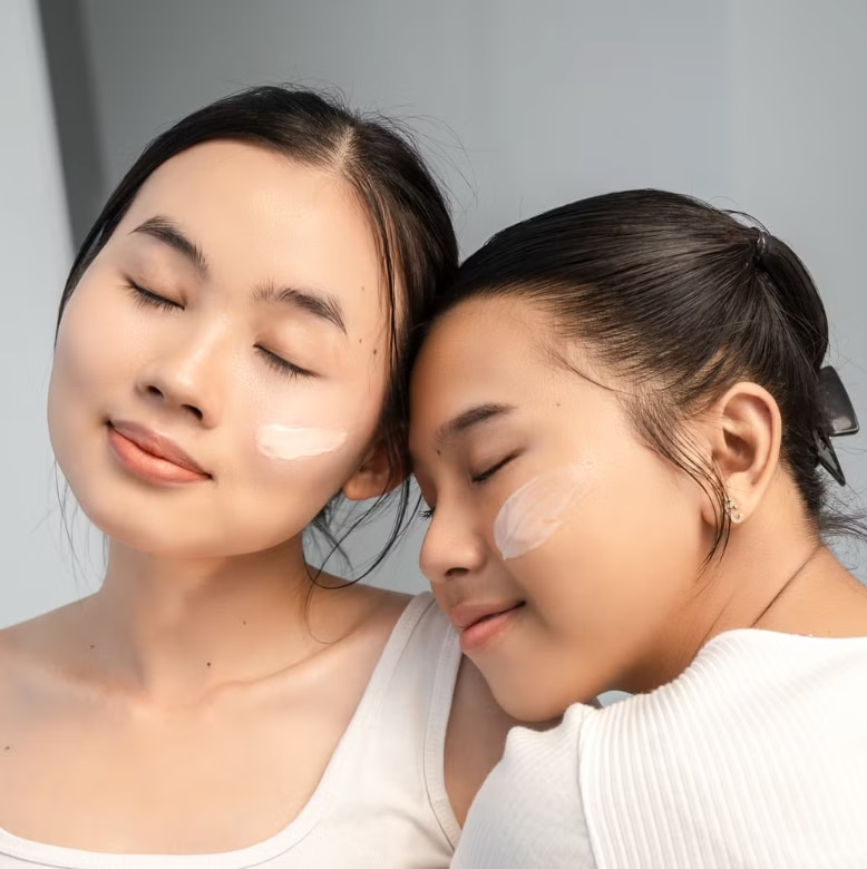 Sensitive Skincare for Redness & Rosacea: Soothing Products & Techniques - R+F