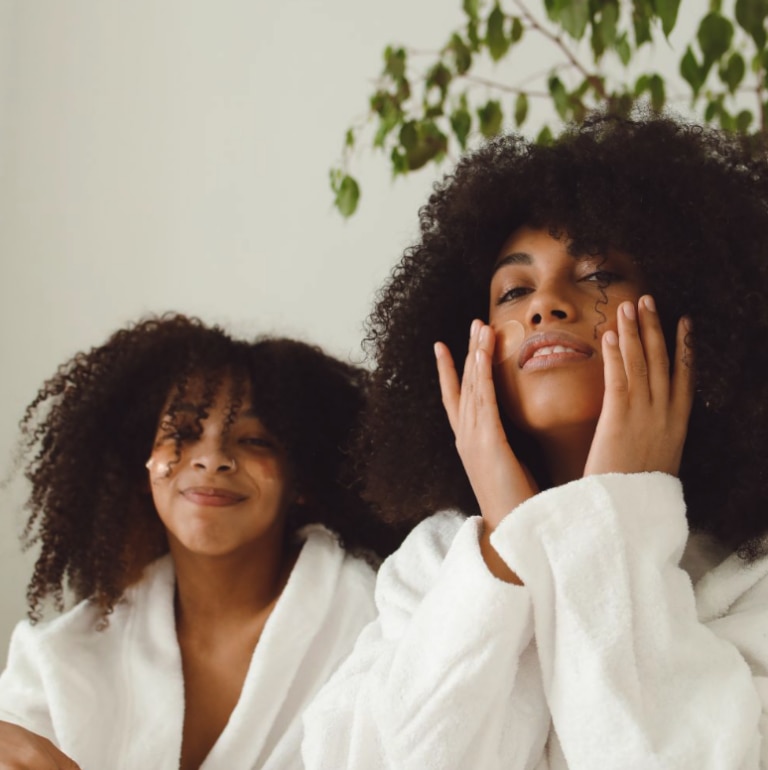 How Often Should You Moisturize in a Sensitive Skincare Routine? - R+F