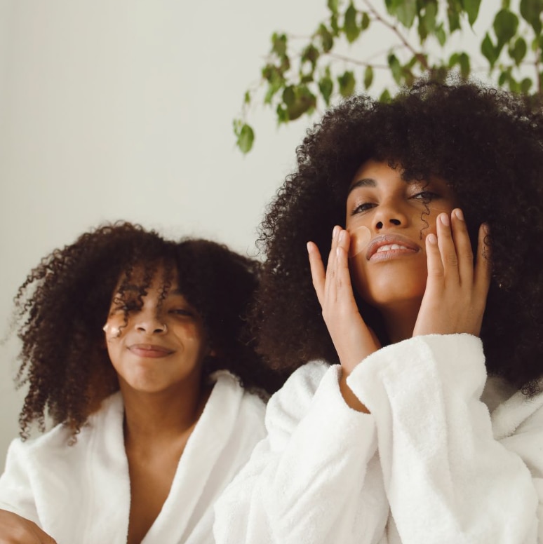 How Often Should You Moisturize in a Sensitive Skincare Routine? - R+F