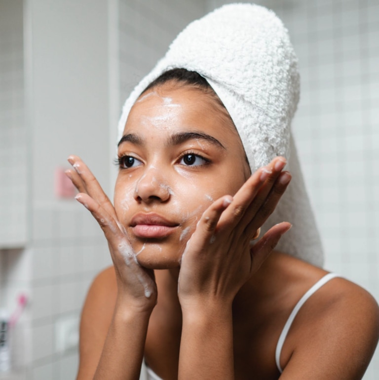 Natural & Organic Sensitive Skincare Products That Are Truly Gentle - R+F