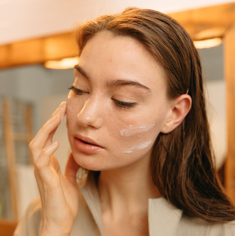 Professional vs. At-Home Sensitive Skincare: When to See a Derm - R+F