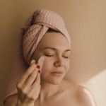 Best Hyaluronic Acid Products for Sensitive Skin in 2026 - R+F