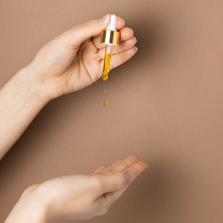 What Is a Vitamin C Serum and What Does It Do? - R+F