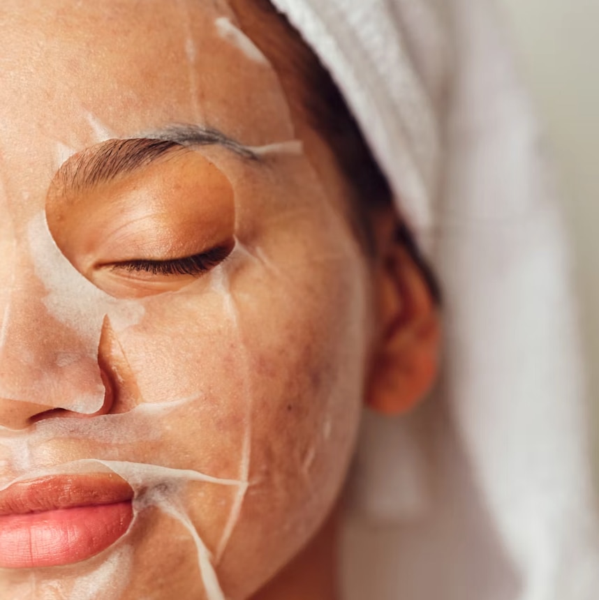 Hyaluronic Acid and Retinol: How to Layer Them Correctly - R+F