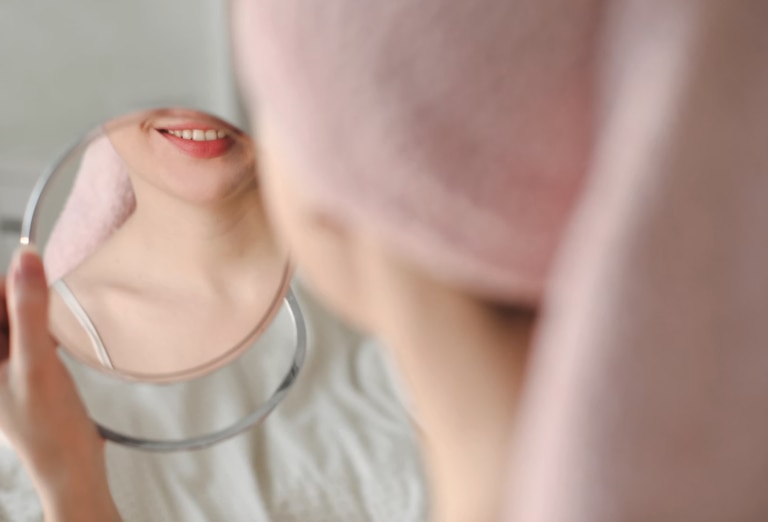 Retinol Serum Benefits: What It Actually Does for Skin and Aging - R+F