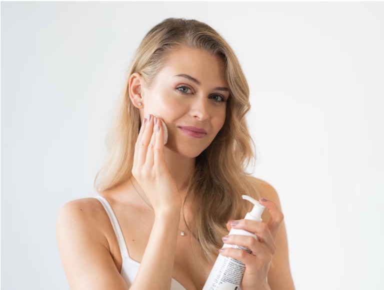 Best Face Wash For Sensitive Skin - R+F