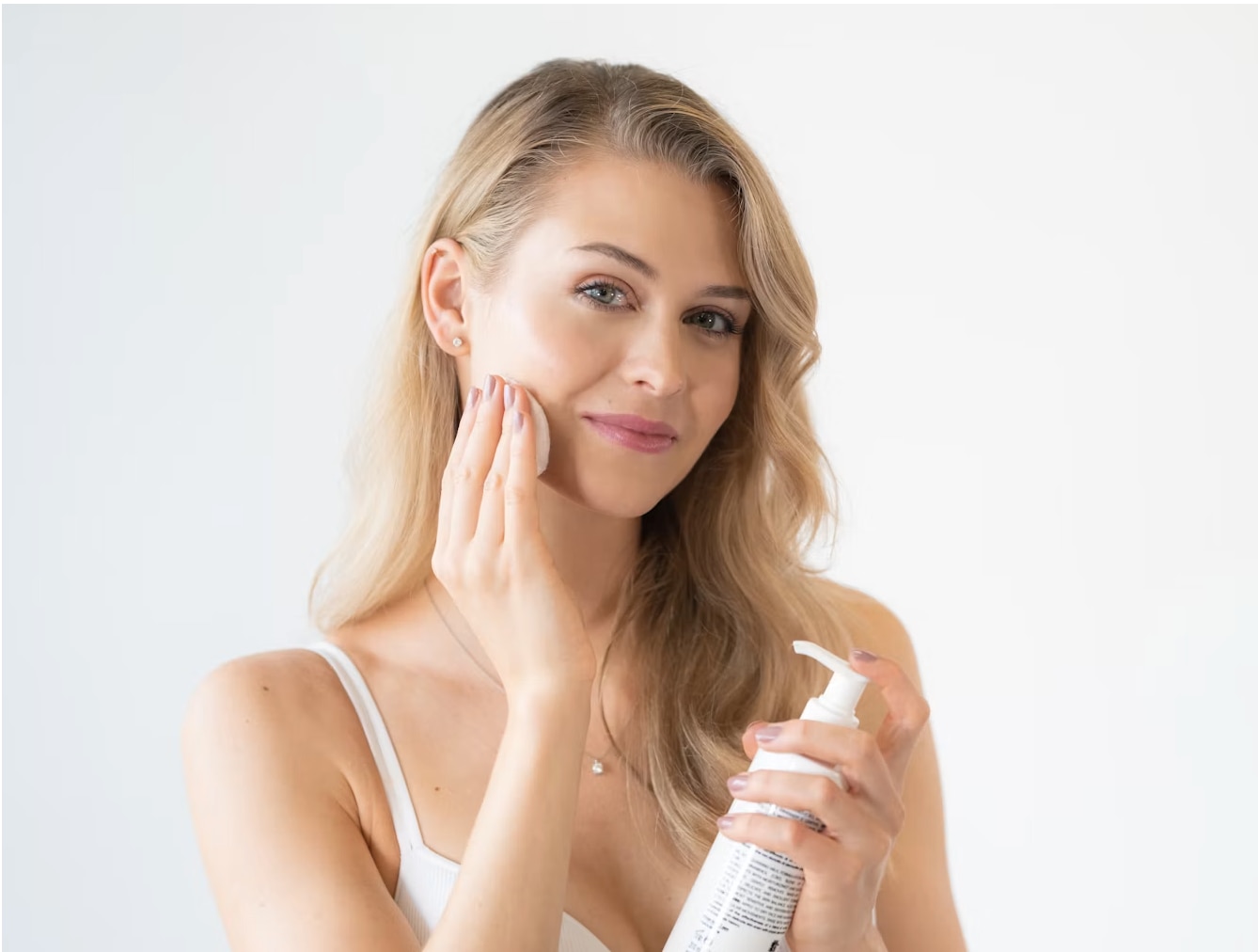 Best Face Wash For Sensitive Skin - R+F