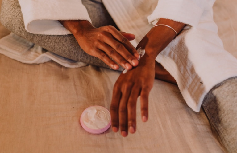 Best Body Moisturizer For Aging Skin - R+F