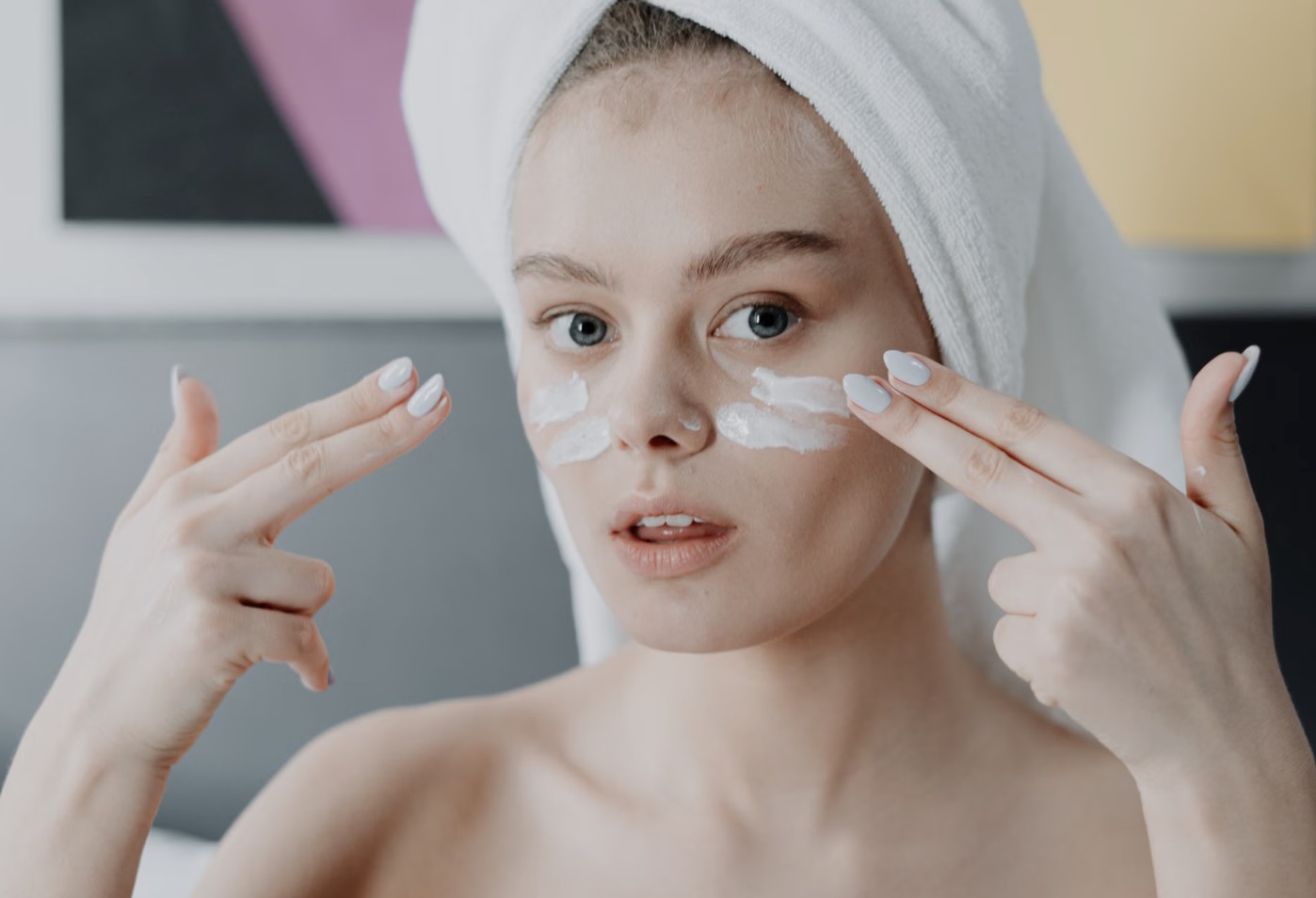 Under Eye Cream: Benefits and How to Apply It Correctly for Firmer-Looking, Youthful-Looking Eyes